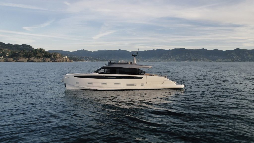 Azimut Seadeck 7 Wins The Yacht Style Awards 2025